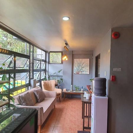 Aj Tourist Inn Корон Екстериор снимка