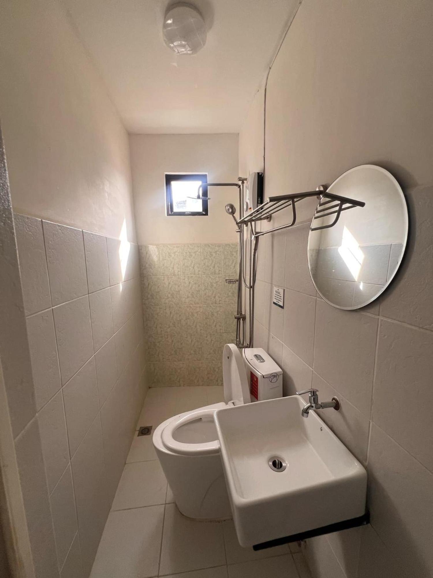 Aj Tourist Inn Корон Екстериор снимка