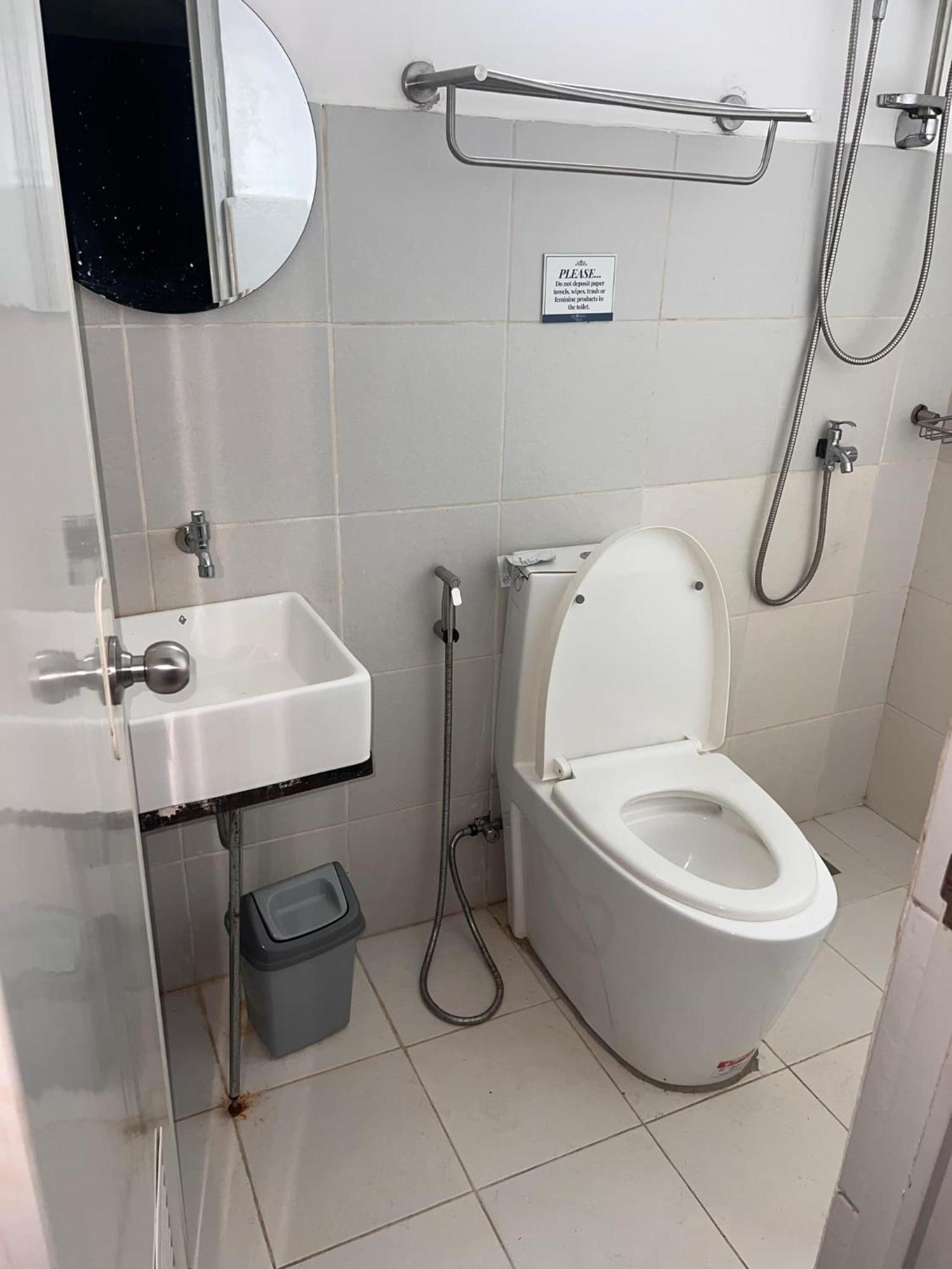 Aj Tourist Inn Корон Екстериор снимка