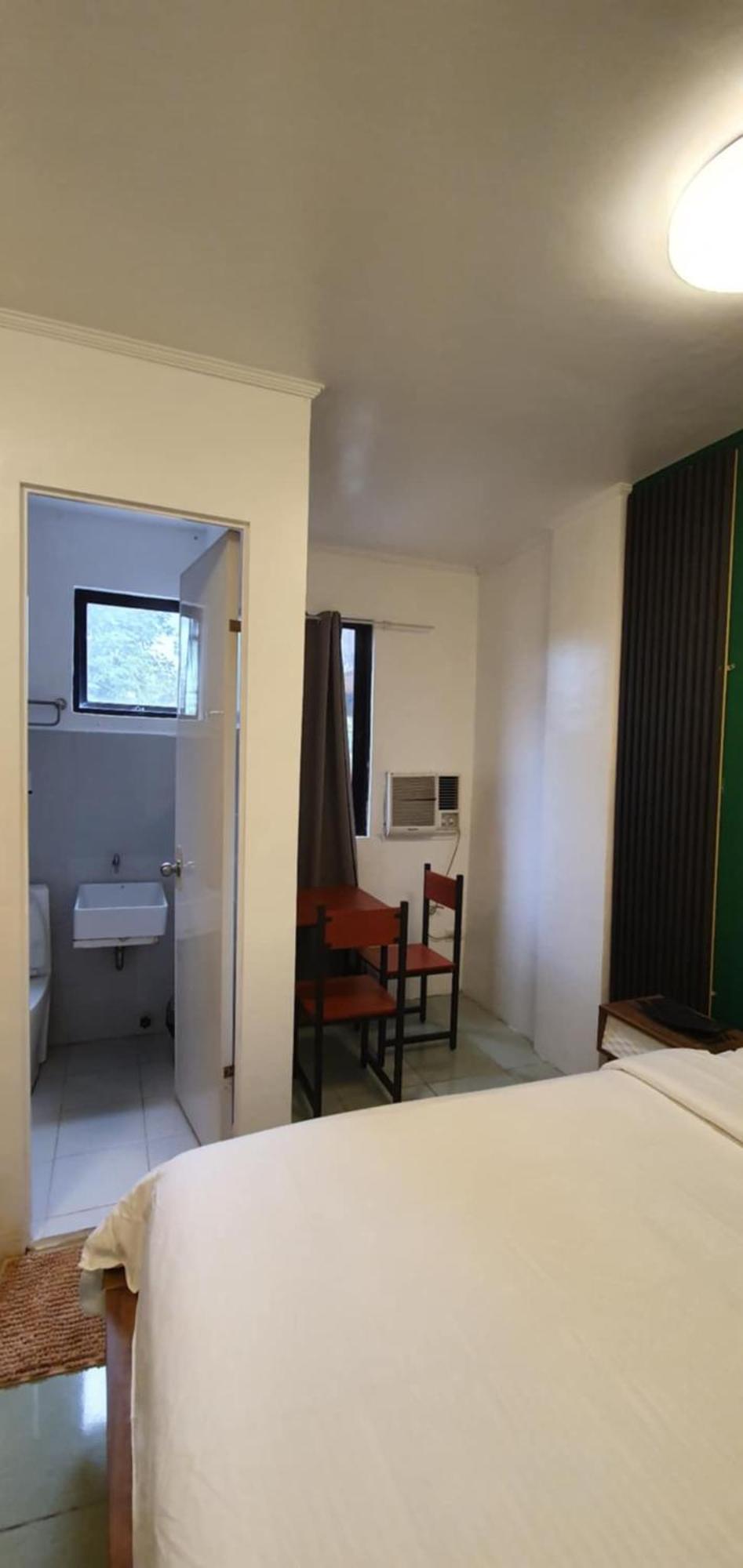 Aj Tourist Inn Корон Екстериор снимка