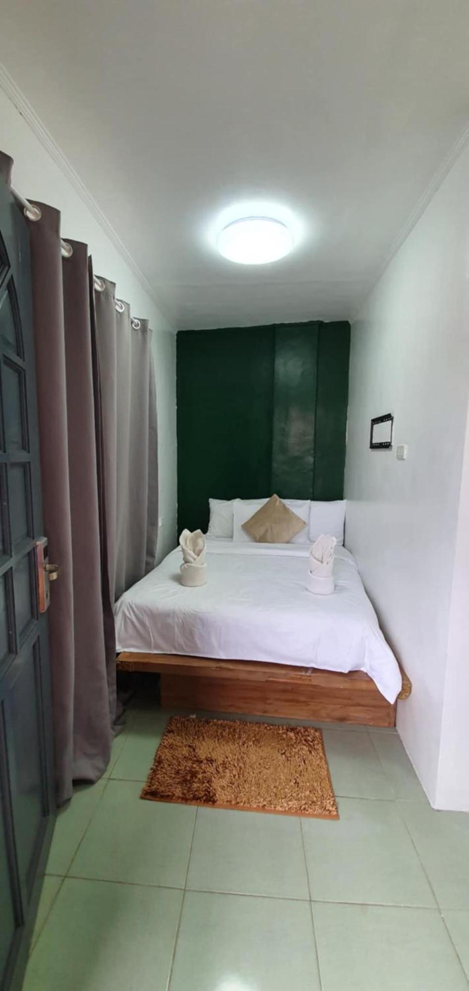 Aj Tourist Inn Корон Екстериор снимка