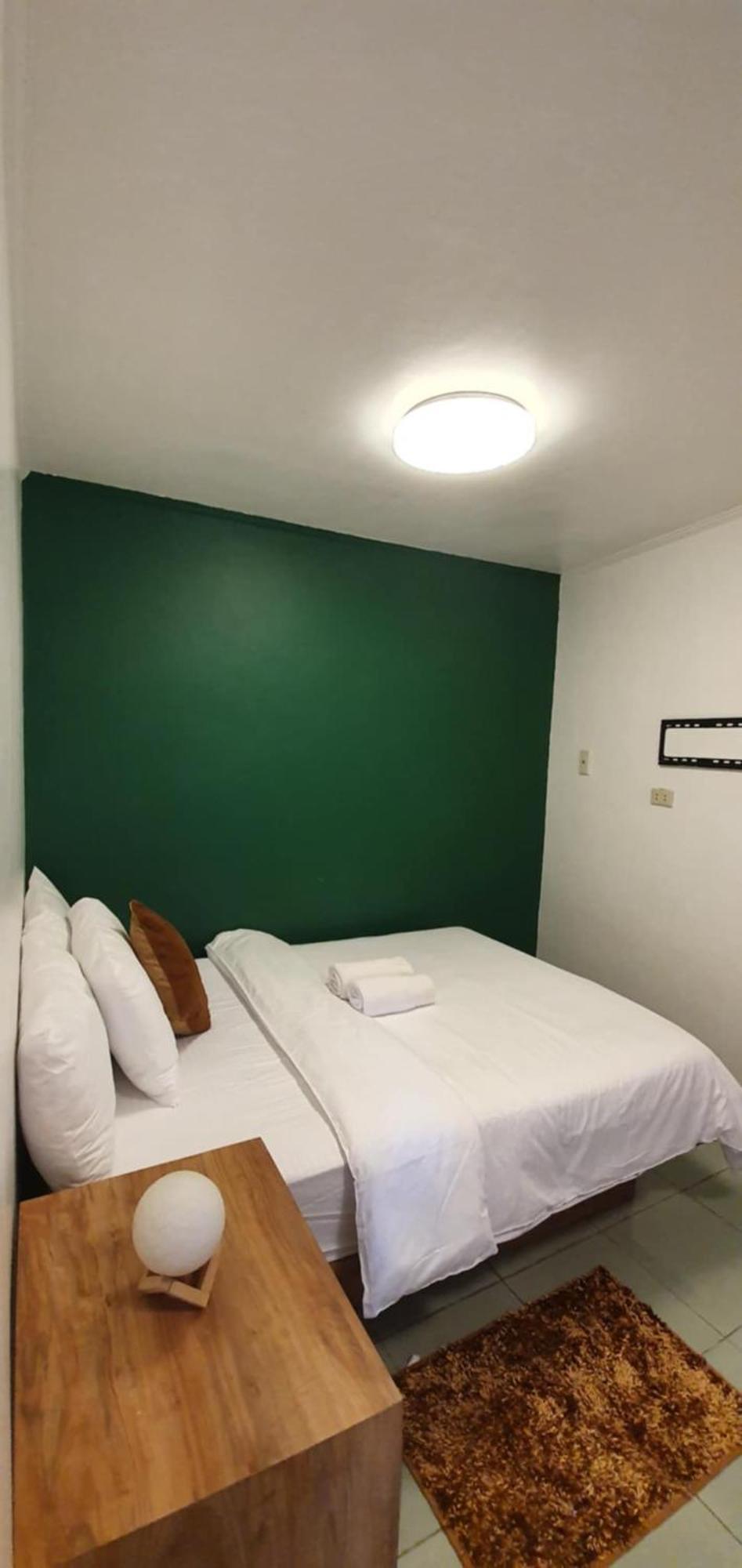 Aj Tourist Inn Корон Екстериор снимка