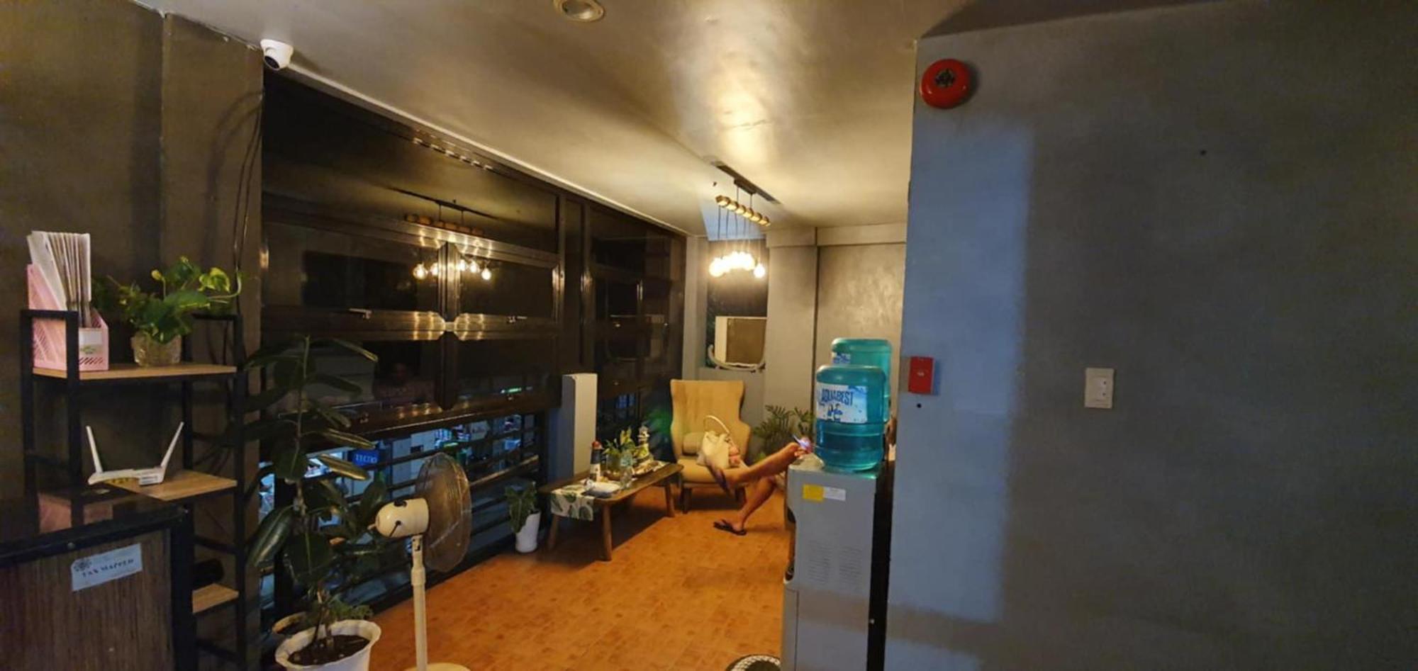 Aj Tourist Inn Корон Екстериор снимка
